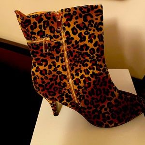 Leopard boots